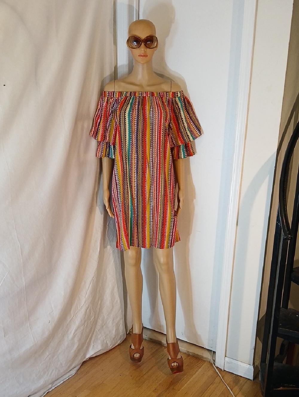 Beautiful NWT Lauren Ralph LaurenOff-Shoulder Multicolor Stripe Dress